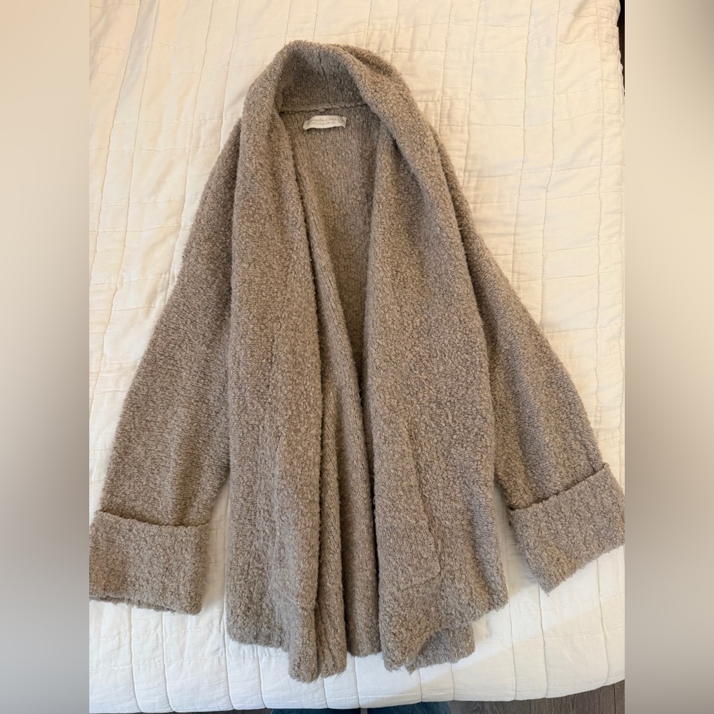 Abercrombie & Fitch Textured Gray Cardigan